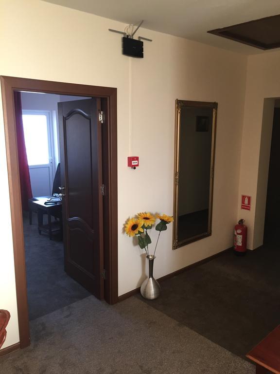 Pensiunea Flora Piatra Neamţ Exterior foto