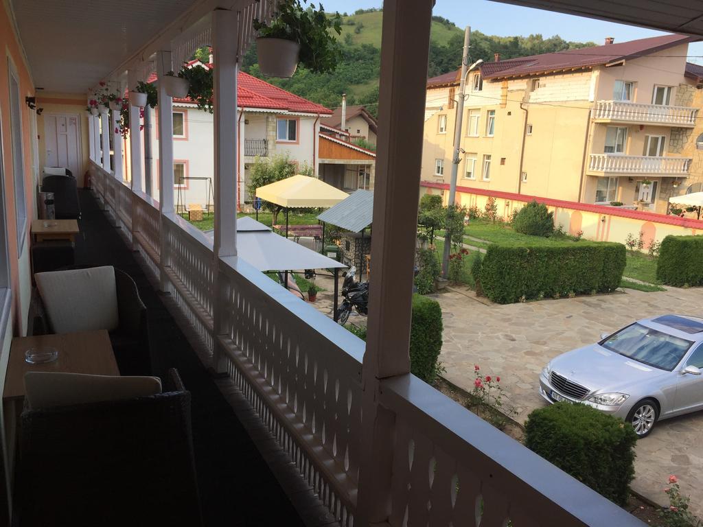 Pensiunea Flora Piatra Neamţ Exterior foto
